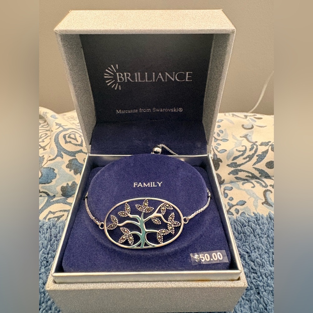 Brilliance Family Tree Bracelet with Swarovski Crystals. Brand new.